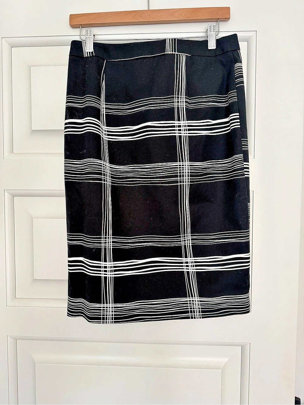 Worthington White Whimsy Plaid Pencil Skirt Black & White Size 4